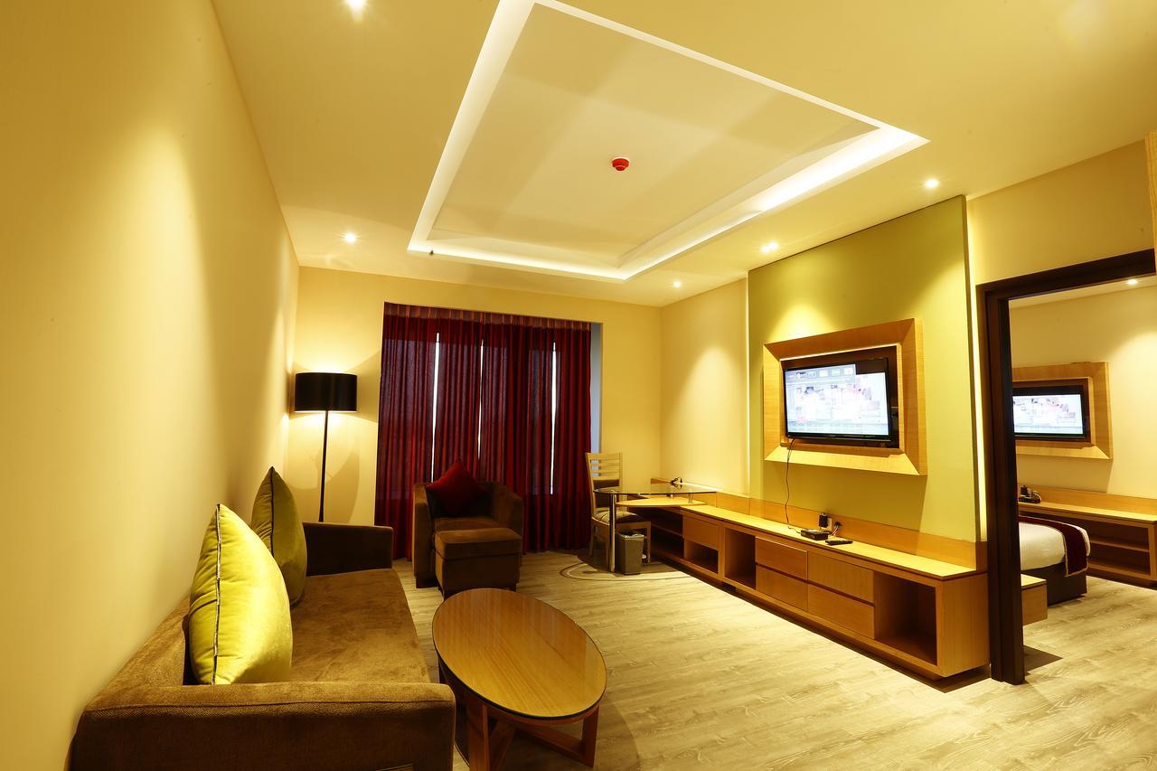 Sk Park Blu Hotel Sonipat Exterior photo